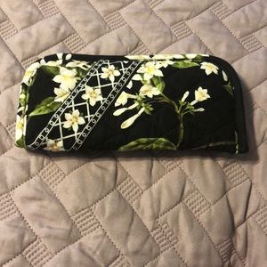 EUC Vera Bradley Eyeglass case, soft, 2 pockets